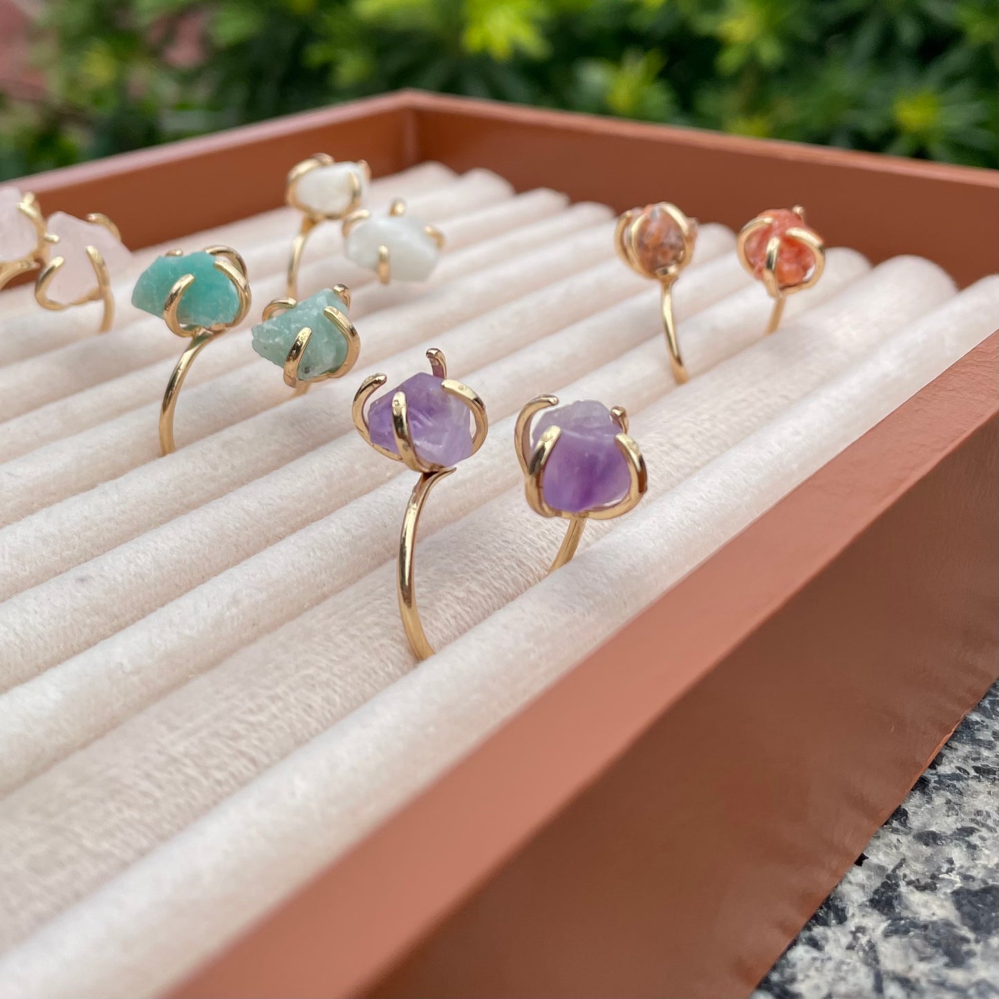 Stone Claw Ring - Adjustable