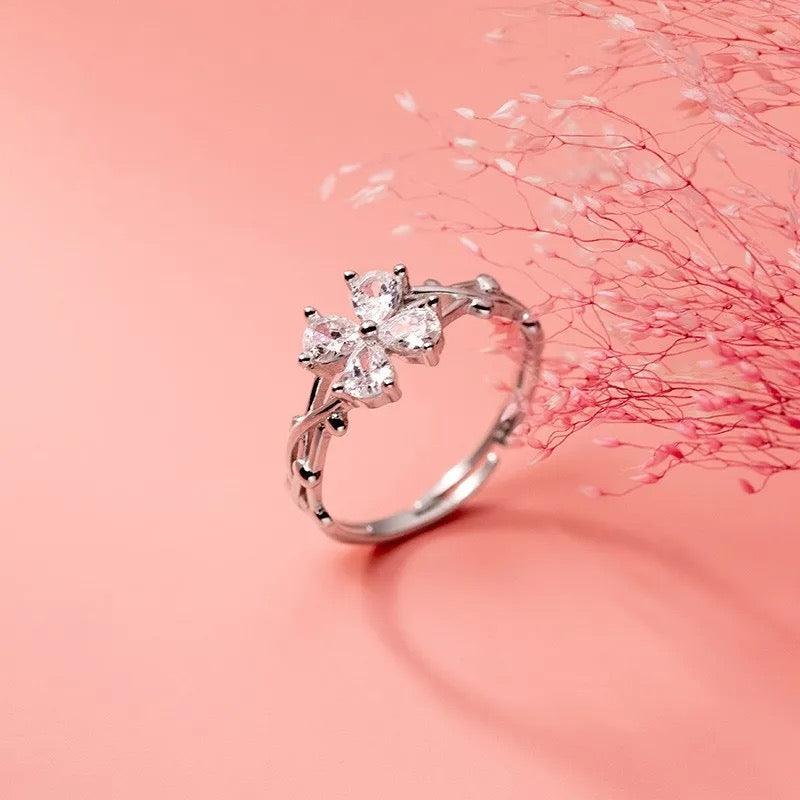 Leaf Clover Ring - Sparkle Jewels