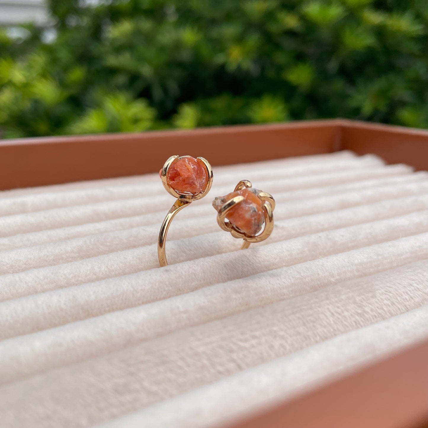 Stone Claw Ring - Adjustable