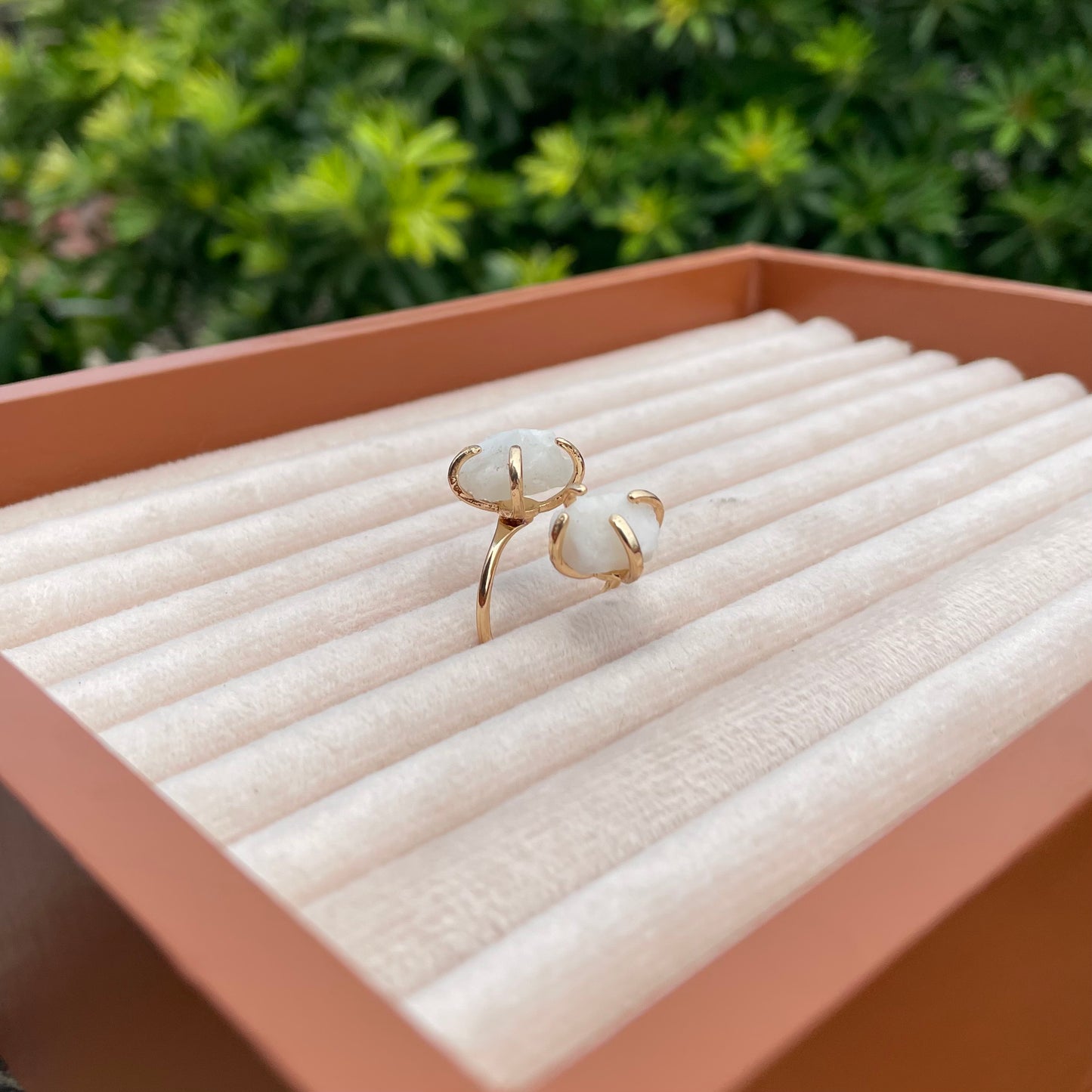 Stone Claw Ring - Adjustable