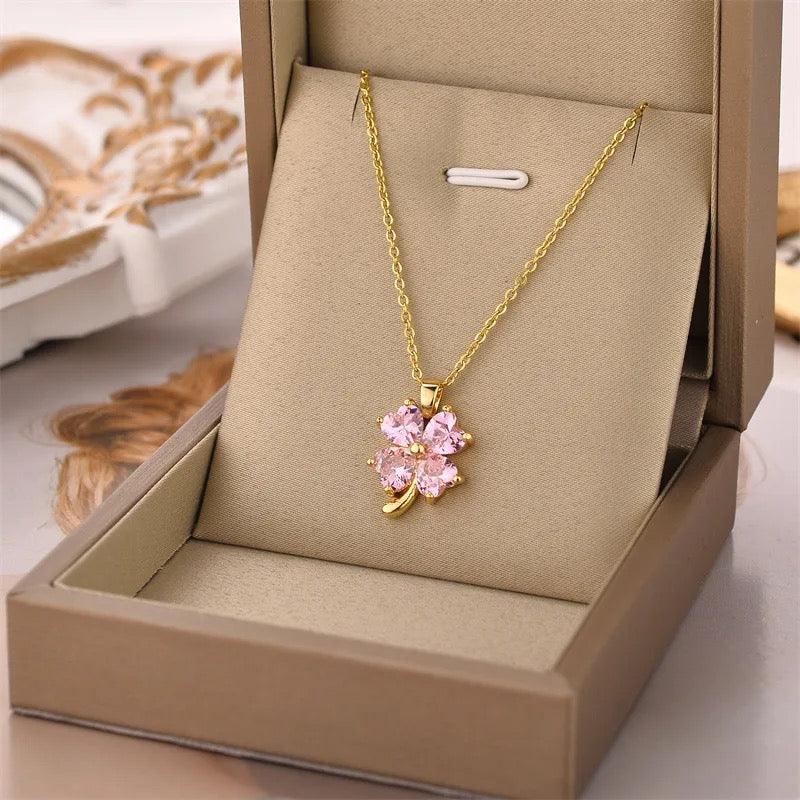 Clover Pendent Necklace - Sparkle Jewels