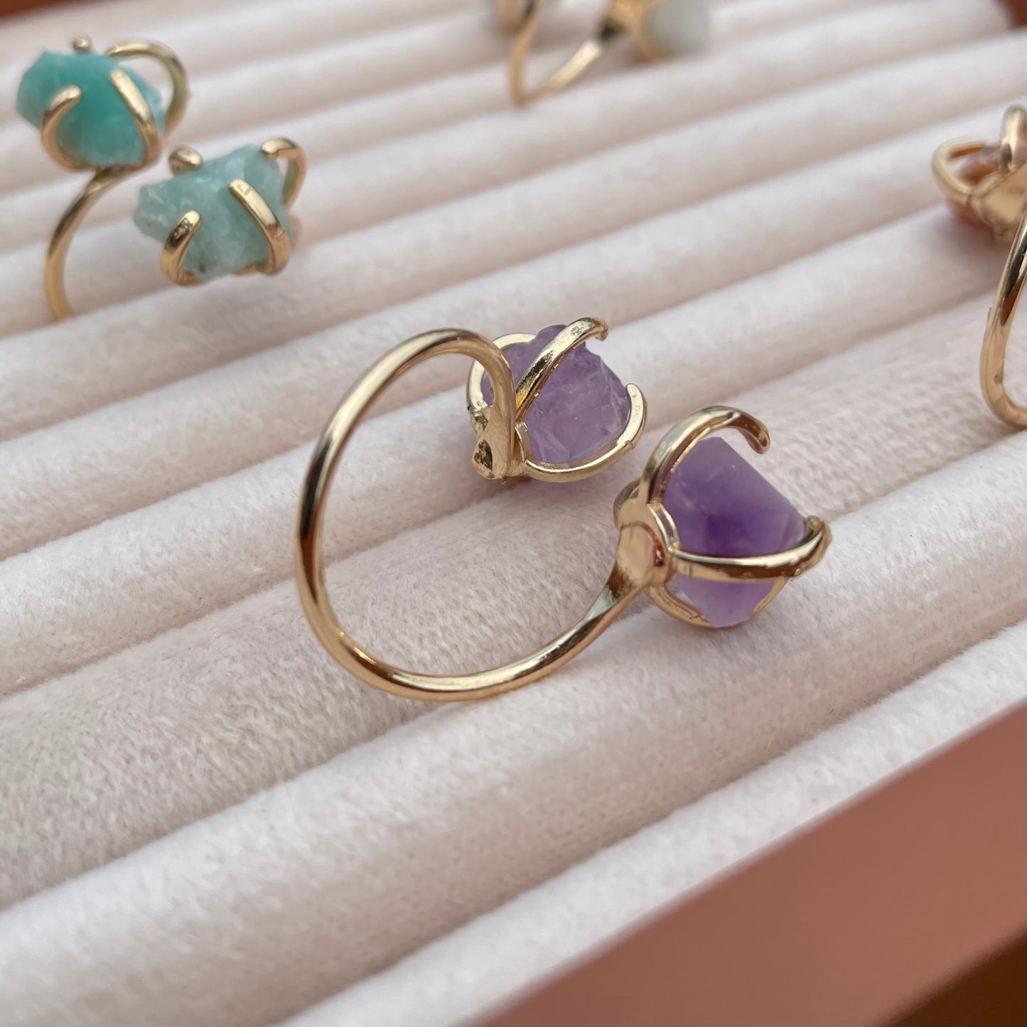 Stone Claw Ring - Adjustable
