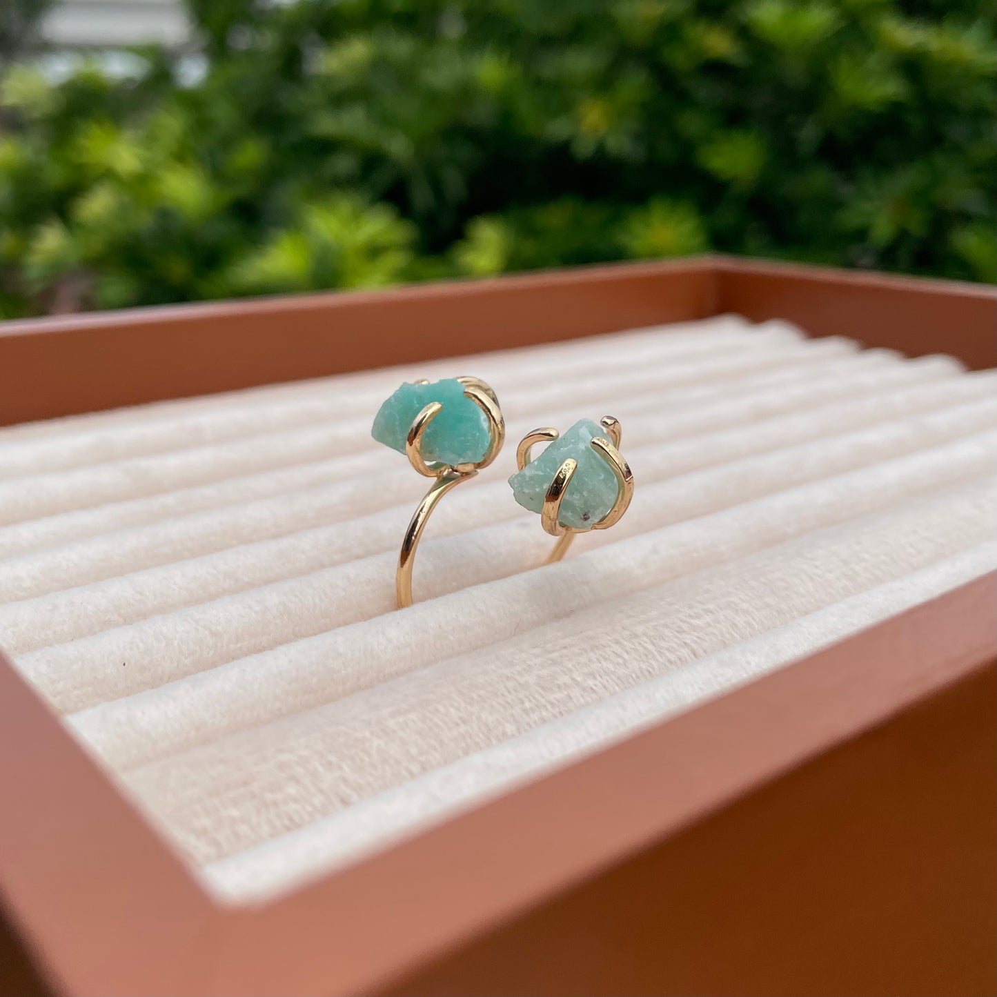 Stone Claw Ring - Adjustable