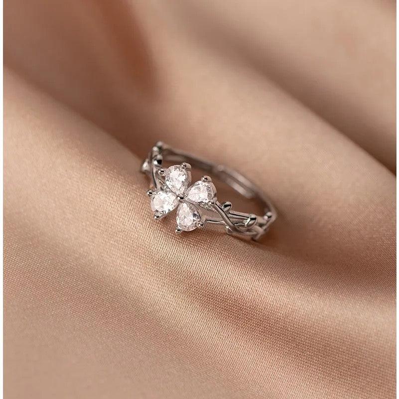 Leaf Clover Ring - Sparkle Jewels