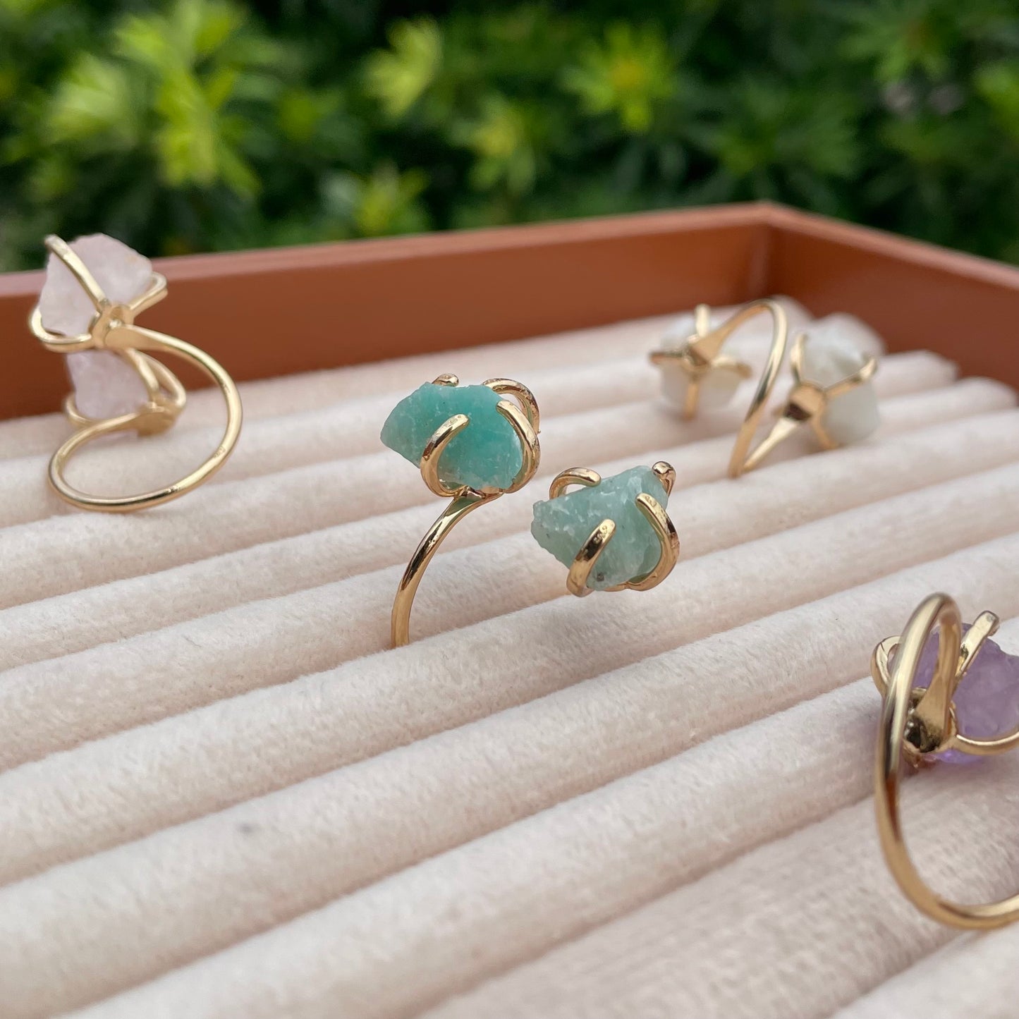 Stone Claw Ring - Adjustable