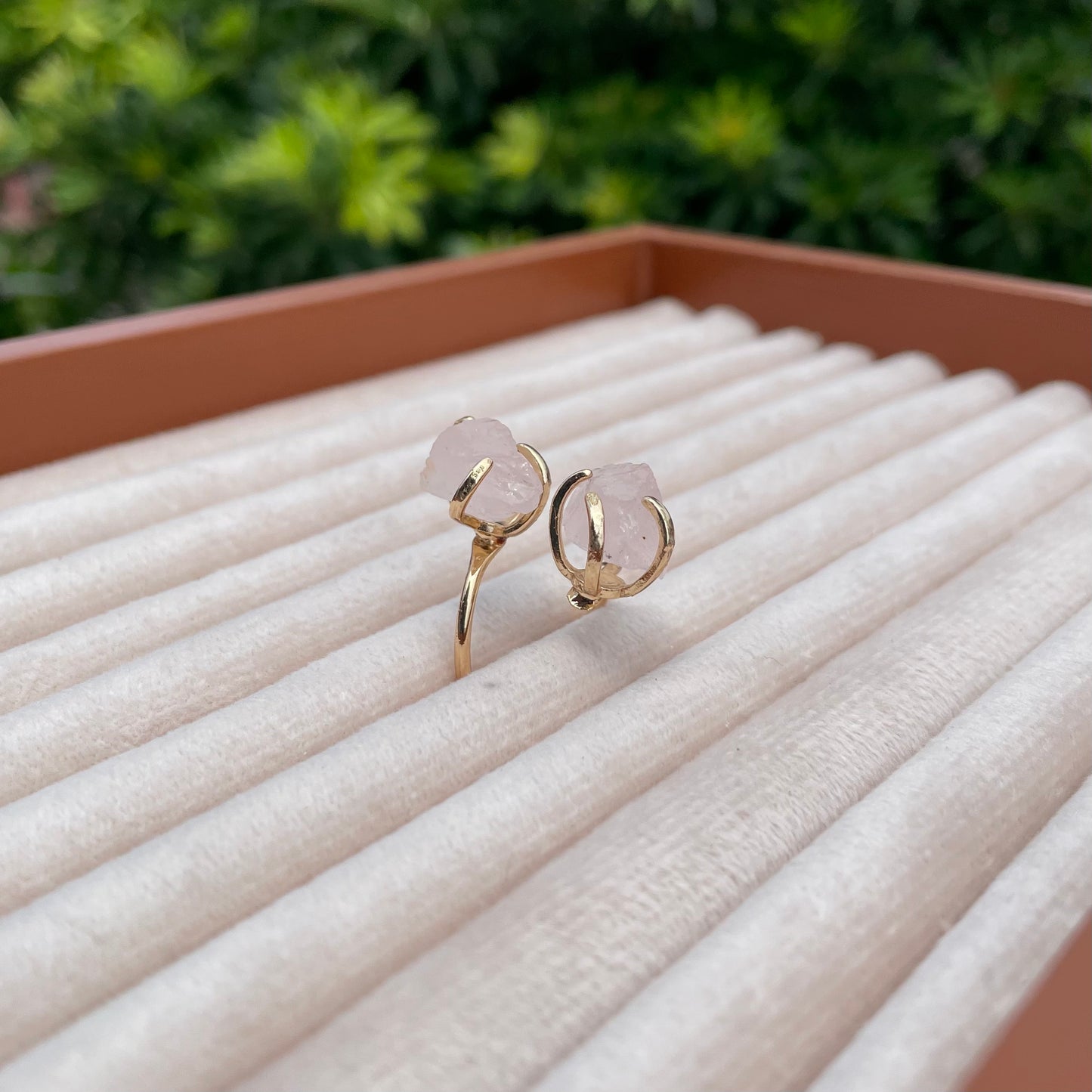 Stone Claw Ring - Adjustable